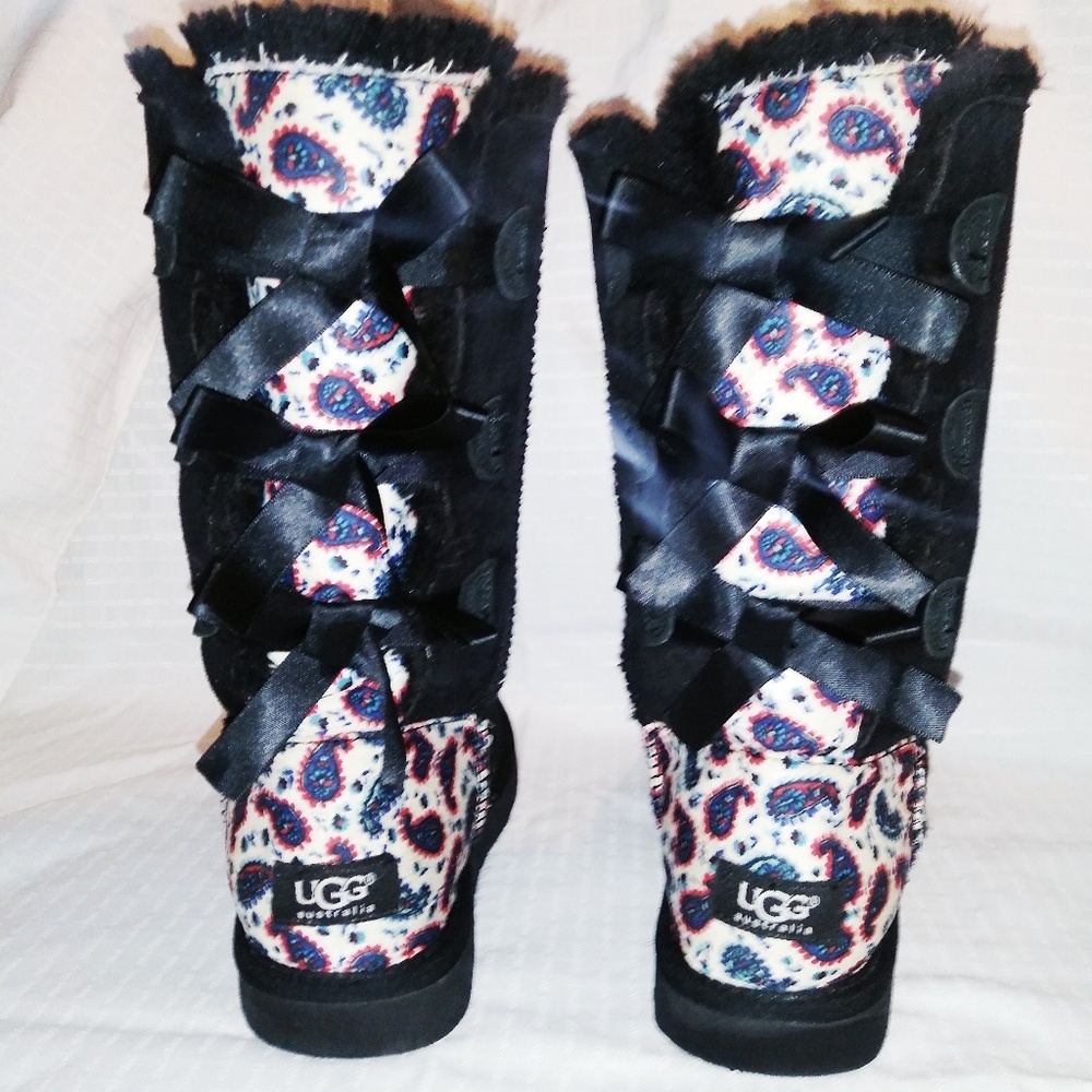 UGG (NWOT) black bailey bows tall w/ paisley - Picture 8 of 8